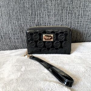 Michael Kors wristlet